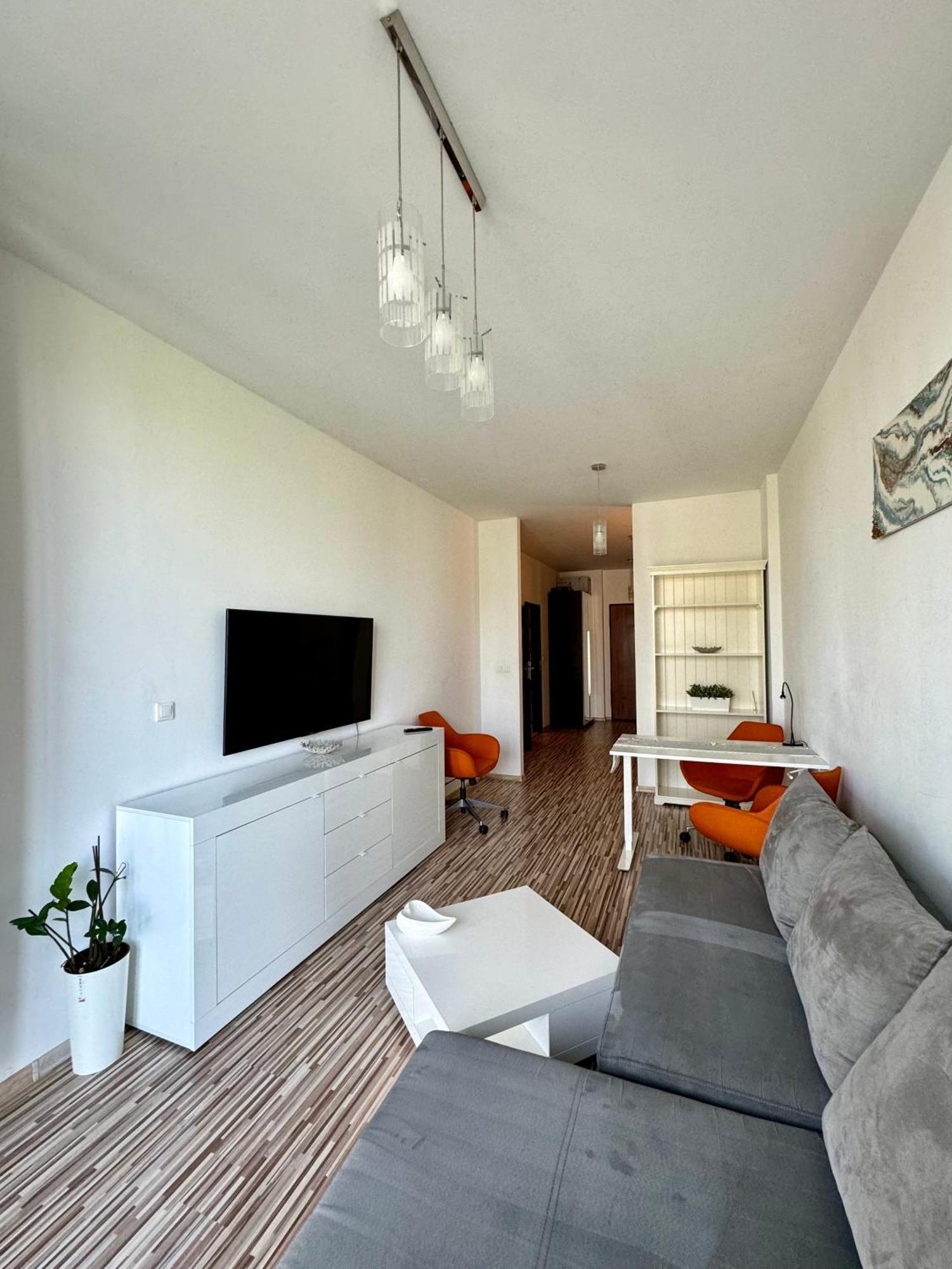 Two Rooms Apartment Triton Park Warschau Buitenkant foto
